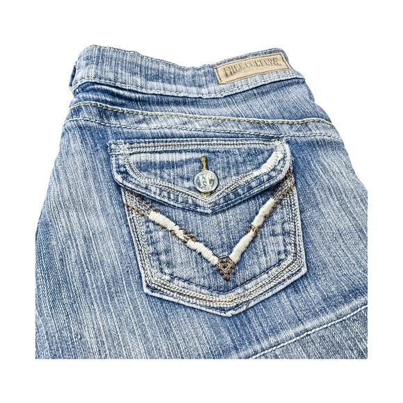 Free Culture Mid-Wash Denim Shorts Size 13 Stretch Cotton Blend Casual - Picture 2 of 10